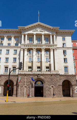 Allgemeine Ansicht der Pl. Nezavisimost mit der ehemaligen Kommunistischen Partei Haus, Teil der Largo, Sofia, Bulgarien. Stockfoto