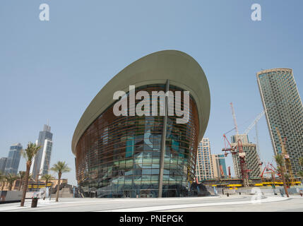 Außenansicht des neuen Dubai Oper in der Innenstadt von Dubai, VAE, Vereinigte Arabische Emirate. Stockfoto