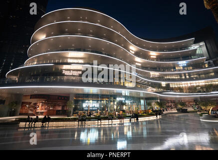 Äußere der neuen Erweiterung der Dubai Mall, der Fashion Avenue, Gehäuse Restaurants und High-End-Geschäfte und Einkaufszentren mit Luxus Marken, in Dubai, Un Stockfoto