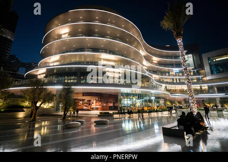 Äußere der neuen Erweiterung der Dubai Mall, der Fashion Avenue, Gehäuse Restaurants und High-End-Geschäfte und Einkaufszentren mit Luxus Marken, in Dubai, Un Stockfoto