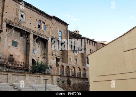 Agreda typischen Backstein hängenden Häuser im Jüdischen Viertel in Tarazona, Aragon, Spanien Stockfoto