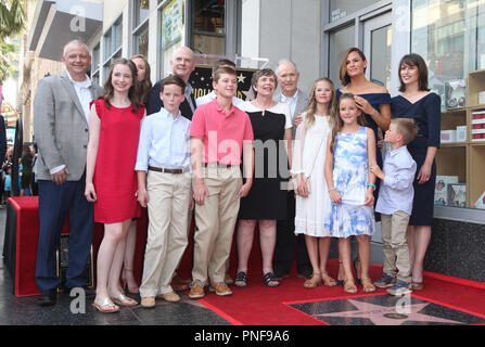 Jennifer Garner geehrt mit Stern auf dem Hollywood Walk of Fame mit: Jennifer Garner, Samuel Garner Affleck, William John Garner, Seraphina Rose Elizabeth Affleck, Violet Affleck, Melissa Garner Wylie, Susannah Kay Garner Tischler, Patricia Ann Garner Wo: Hollywood, California, United States Wann: 20 Aug 2018 Quelle: FayesVision/WENN.com Stockfoto