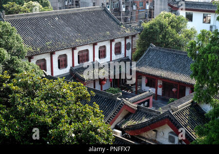 JINGZHOU, Hubei CHINA; Jun 7 2018: Literatur in Hubei, China. Das Gebäude und Kunstwerke des Hauses ist eine Kombination aus Han-chinesischen Stilen. Stockfoto