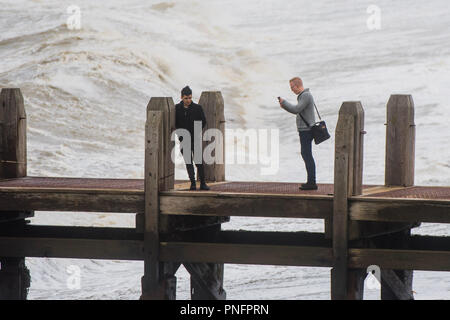 Aberystwyth Wales UK, Freitag, den 21. September 2018 UK Wetter: Gale force Wind der Sturm Bronagh, der zweite tropensturm der britischen Winter, in der Intensität steigern, mit Böen von über 50 mph in Mitte Morgen in Aberystwyth Wales Foto © Keith Morris/Alamy leben Nachrichten Stockfoto