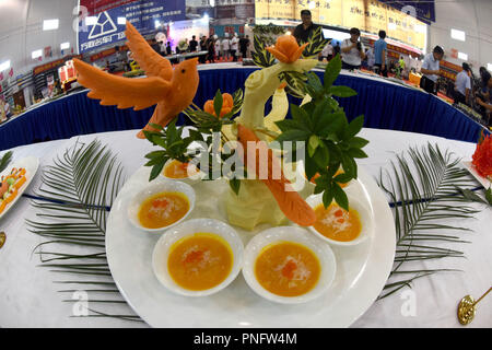 Huainan, Huainan, China. 21 Sep, 2018. Huainan, CHINA - Mehr als 300 Gerichte von bean-curd gesehen werden kann bei den Tofu Festival in Huainan gehalten, Osten ChinaÃ¢â'¬â"¢s der Provinz Anhui. Credit: SIPA Asien/ZUMA Draht/Alamy leben Nachrichten Stockfoto