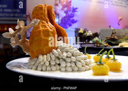 Huainan, Huainan, China. 21 Sep, 2018. Huainan, CHINA - Mehr als 300 Gerichte von bean-curd gesehen werden kann bei den Tofu Festival in Huainan gehalten, Osten ChinaÃ¢â'¬â"¢s der Provinz Anhui. Credit: SIPA Asien/ZUMA Draht/Alamy leben Nachrichten Stockfoto