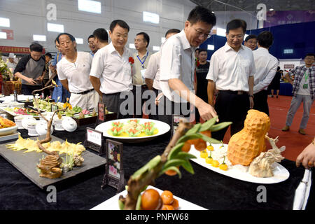 Huainan, Huainan, China. 21 Sep, 2018. Huainan, CHINA - Mehr als 300 Gerichte von bean-curd gesehen werden kann bei den Tofu Festival in Huainan gehalten, Osten ChinaÃ¢â'¬â"¢s der Provinz Anhui. Credit: SIPA Asien/ZUMA Draht/Alamy leben Nachrichten Stockfoto