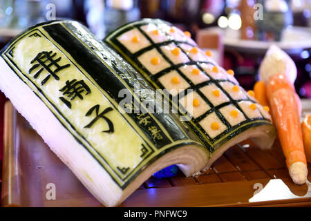 Huainan, Huainan, China. 21 Sep, 2018. Huainan, CHINA - Mehr als 300 Gerichte von bean-curd gesehen werden kann bei den Tofu Festival in Huainan gehalten, Osten ChinaÃ¢â'¬â"¢s der Provinz Anhui. Credit: SIPA Asien/ZUMA Draht/Alamy leben Nachrichten Stockfoto