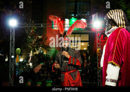 (180921) - Teheran, Sept. 21, 2018 (Xinhua) - Iranische Muslime nehmen an der Feier der Ashura in Teheran, Iran, Sept. 20, 2018. Ashura, am zehnten Tag des islamischen Monats Muharram, markiert das Martyrium des Imam Hussein, Enkel des Propheten Mohammed, der in der Schlacht von Kerbala im Irak im Jahr 680. (Xinhua / Ahmad Halabisaz) (zhf) Stockfoto