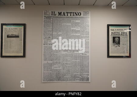 September 21, 2018 - Heute morgen wurde der neue Sitz der historischen Zeitung der Stadt Neapel eingeweiht', 'Il Mattino'' .. den neuen Hauptsitz in der Centro Direzionale di Napoli in der Torre Francesco befinden sich im 33. Stock.. Die Veranstaltung wurde von der höchsten Stadt Behörden wie der Bürgermeister Luigi De Magistris, der Präfekt der Polizeichef und der Präsident der Kammer der Abgeordneten Roberto Fico. Die Redaktion der Journalist der Mattino Giancarlo Siani gewidmet war, getötet durch die Camorra..Giancarlo Bruder anwesend war für das Schneiden der Multifunktionsleiste, Paolo besucht Stockfoto