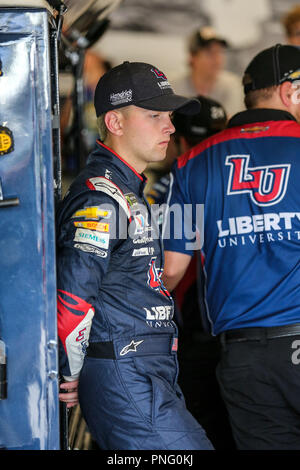 Richmond, VA, USA. 21 Sep, 2018. Monster Energy NASCAR Cup Series Treiber William Byron (24) wartet auf den Start der zweiten Federated Auto Parts 400 Praxis in Richmond, VA. Jonathan Huff/CSM/Alamy leben Nachrichten Stockfoto