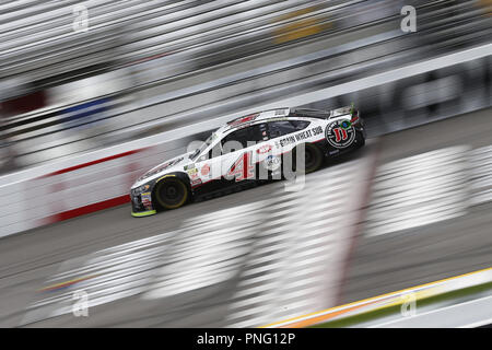 Richmond, Virginia, USA. 21 Sep, 2018. Kevin Harvick (4) bringt seinen Rennwagen auf der Vorderseite Ausdehnung während der Praxis für die federated Auto Parts 400 Richmond Raceway in Richmond, Virginia. Quelle: Chris Owens Asp Inc/ASP/ZUMA Draht/Alamy leben Nachrichten Stockfoto