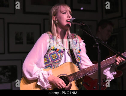 Hollywood, Kalifornien, USA. 20 Sep, 2018. MAWD führt an RADDNightLive! An Herrn Musichead Galerie in Hollywood, Kalifornien. Credit: Billy Bennight/ZUMA Draht/Alamy leben Nachrichten Stockfoto