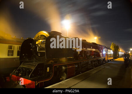 Kidderminster, Großbritannien. 21. September 2018. Aufregung am Severn Valley Railway Herbst Dampf Gala weiterhin gut in die Nacht als Besucher nutzen die umfangreichen all-night Zeitplan läuft heute Abend und Morgen. Quelle: Lee Hudson/Alamy leben Nachrichten Stockfoto