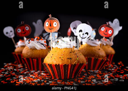 Happy Halloween Muffins Cupcakes. Stockfoto