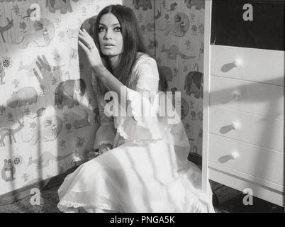 Original Film Titel: SENZA VIA D'USCITA. Englischer Titel: LAS FOTOS DE UNA MUJER DECENTE. Jahr: 1970. Regie: PIERO SCIOME. Stars: Marisa Mell. Stockfoto