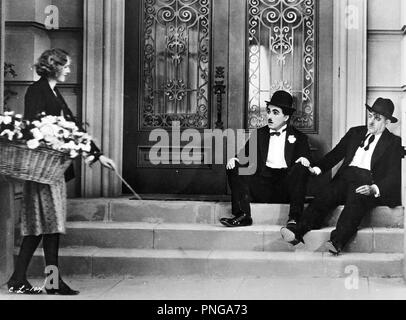 Original Film Titel: Lichter der Stadt. Englischer Titel: Lichter der Stadt. Jahr: 1931. Regisseur: Charlie Chaplin. Stars: Charlie Chaplin, VIRGINIA CHERRILL, HARRY MYERS. Quelle: UNITED ARTISTS/Album Stockfoto