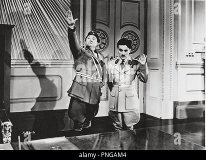 Original Film Titel: Der große Diktator. Englischer Titel: Der große Diktator. Jahr: 1940. Regisseur: Charlie Chaplin. Stars: Benito Mussolini und Adolf Hitler, Charlie Chaplin, JACK OAKIE. Quelle: UNITED ARTISTS/Album Stockfoto