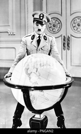 Original Film Titel: Der große Diktator. Englischer Titel: Der große Diktator. Jahr: 1940. Regisseur: Charlie Chaplin. Stars: ADOLF HITLER, Charlie Chaplin. Quelle: UNITED ARTISTS/Album Stockfoto