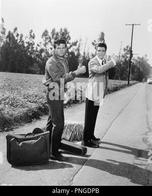 Original Film Titel: ES PASSIERT AUF DER WELT. Englischer Titel: ES PASSIERT AUF DER WELT. Jahr: 1963. Regie: NORMAN TAUROG. Stars: ELVIS PRESLEY; GARY LOCKWOOD. Credit: M.G.M/Album Stockfoto