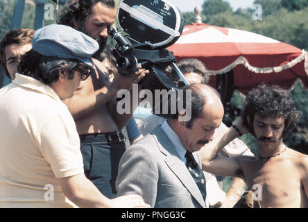 Original Film Titel: MANCHAS DE SANGRE EN UN COCHE NUEVO. Englischer Titel: MANCHAS DE SANGRE EN UN COCHE NUEVO. Jahr: 1975. Regie: ANTONIO MERCERO. Stars: JOSE LUIS LOPEZ VAZQUEZ; ANTONIO MERCERO. Quelle: ARTURO GONZALEZ P.C. /Album Stockfoto