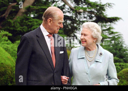 Queen Elizabeth II und der Herzog von Edinburgh im Broadlands früh dieses Jahr. Stockfoto