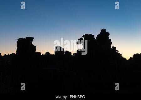 Ungewöhnliche Felsformationen, Spielplatz der Giganten, Keetmanshoop, Namibia, Afrika. In der Morgendämmerung. Stockfoto