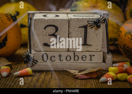 Halloween Konzept - Kürbisse und Symbole Stockfoto