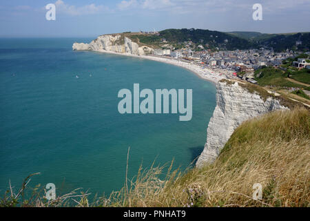 Blick Richtung Porte d Amont, Etretat, Normandie Frankreich Stockfoto