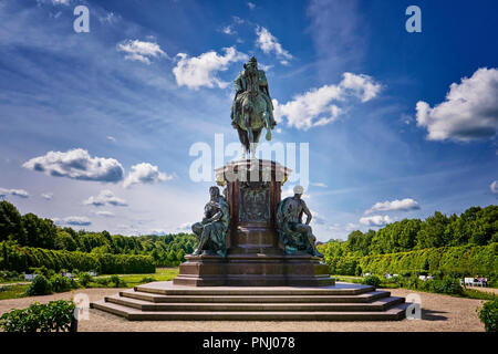 Friedrich Franz II Denkmal am Schloss Schwerin, Deutschland. Stockfoto