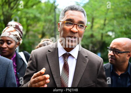 Ehemaliger Boxer Michael Watson außerhalb Snaresbrook Crown Court in London, in dem eine Gruppe von Männern, die für die Durchführung einer gewalttätigen Carjacking auf ihn inhaftiert wurden. Stockfoto