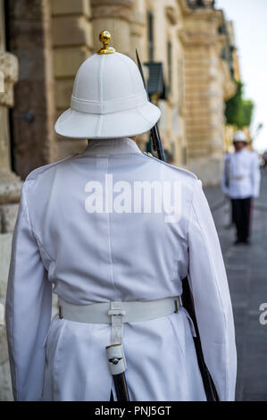 Leibwächter außerhalb der Großmeister Palace, Valletta, Malta Stockfoto