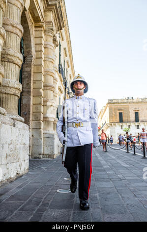 Leibwächter außerhalb der Großmeister Palace, Valletta, Malta Stockfoto