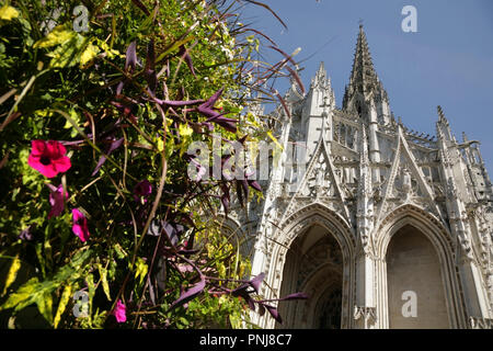 Kirche von Saint Martin, Rouen, Frankreich, im extravaganten Stil der gotischen Architektur gebaut. Stockfoto