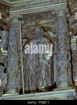 RETABLO MAYOR - las mejores DE LA IMAGEN DE SANTIAGO - MADERA DE NOGAL DORADA Y POLICROMADA-S XVI. Autor: HAYA HERMANOS DE LA. Lage: CATEDRAL - Interieur. BURGOS. Spanien. Stockfoto