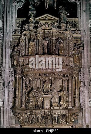 CAPILLA DE LOS CONDESTABLES - RETABLO MAYOR - PRESENTACION DE JESUS EN EL TEMPLO - RENACIMIENTO. Thema: FELIPE VIGARNY O BIGARNY FELIPE. Lage: CATEDRAL - Interieur. BURGOS. Spanien. Stockfoto