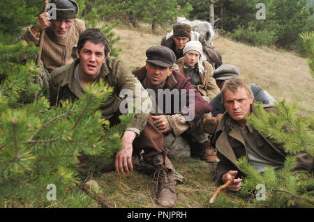 Original Film Titel: DER WEG ZURÜCK. Englischer Titel: DER WEG ZURÜCK. Jahr: 2010. Regie: Peter Weir. Stars: ED HARRIS; COLIN FARRELL; Jim Sturgess; Saoirse Ronan. Credit: AUF DER STRASSE/Album Stockfoto