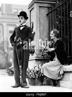 Original Film Titel: Lichter der Stadt. Englischer Titel: Lichter der Stadt. Jahr: 1931. Regisseur: Charlie Chaplin. Stars: Charlie Chaplin, VIRGINIA CHERRILL. Quelle: UNITED ARTISTS/Album Stockfoto