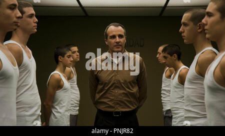 Original Film Titel: CRUZANDO EL LIMITE. Englischer Titel: CRUZANDO EL LIMITE. Jahr: 2010. Regisseur: XAVI GIMÉNEZ. Stars: FERNANDO GUILLEN CUERVO. Credit: FILMAX/Album Stockfoto