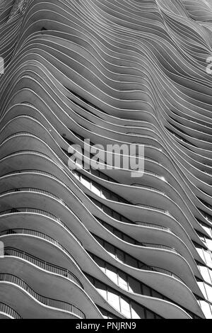 Detail der Aqua Tower von amerikanischen Architekten Jeanne Gang, auf Columbus Drive, Downtown Chicago, IL.. Stockfoto