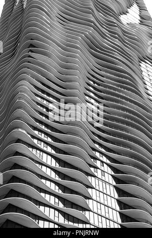 Detail der Aqua Tower von amerikanischen Architekten Jeanne Gang, auf Columbus Drive, Downtown Chicago, IL.. Stockfoto