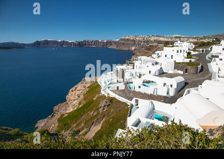 Exklusive Apartments in Akrotiri mit einem Panorama, romantische Aussicht auf Santorini, Griechenland, Ägäis. Stockfoto