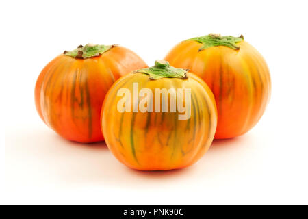 Italienische rot Aubergine ("Melanzana" di Rotonda) auf weißem Hintergrund Stockfoto