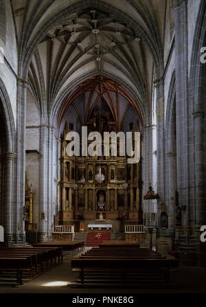 ALTAR BÜRGERMEISTER CON UN RETABLO MANIERISTA DEL SIGLO XVI. Lage: Igreja de Sao Domingos. Plasencia. CACERES. Spanien. Stockfoto