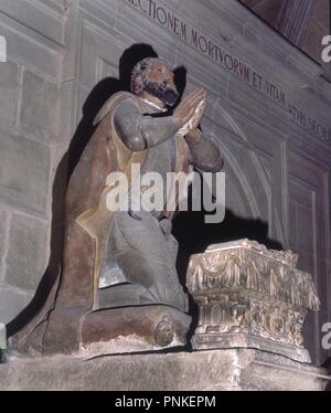 ESTATUA DE GARCIA IV SANCHO III DE NAVARRA EL LLAMADO DE "WYCKOFF" REY DE PAMPLONA DESDE EL 1035/54 EN EL PANTEON REAL-SIGLO XVI-RENACIMIENTO. Lage: MONASTERIO DE SANTA MARIA LA REAL DE NAJERA. NAJERA. Rioja. Spanien. Stockfoto