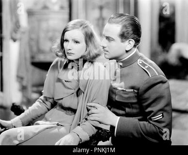 Original Film Titel: WIE SIE WÜNSCHEN MICH. Englischer Titel: WIE SIE WÜNSCHEN MICH. Jahr: 1932. Regie: George FITZMAURICE. Stars: MELVYN DOUGLAS; Greta Garbo. Credit: MGM /Album Stockfoto