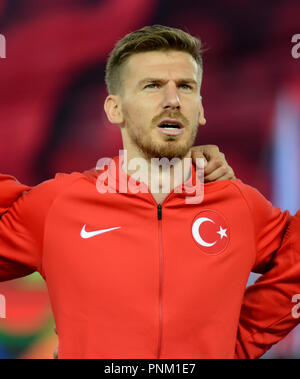 Trabzon, Türkei - September 7, 2018. Türkische defender Serdar Aziz vor dem UEFA-Nationen Liga Match Türkei vs Russland in Trabzon. Stockfoto