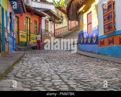 Bunt geschmückten Häuser in Guatape Dorf, Kolumbien Stockfoto