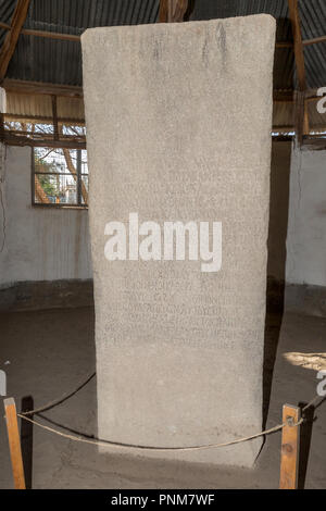 Tablet eingeschrieben in Griechisch, Sabaean & Ge'ez, König Ezana's Park, Axum, Äthiopien Stockfoto