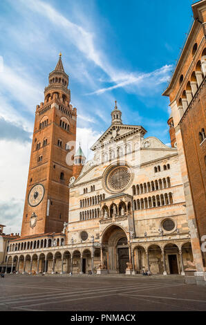 Cremona Kathedrale der Annahme von Notre-Dame, einer der bedeutendsten Sakralbauten in Norditalien Stockfoto